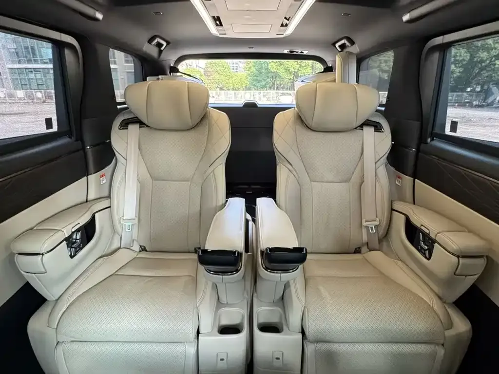 Toyota Alphard — фото 3
