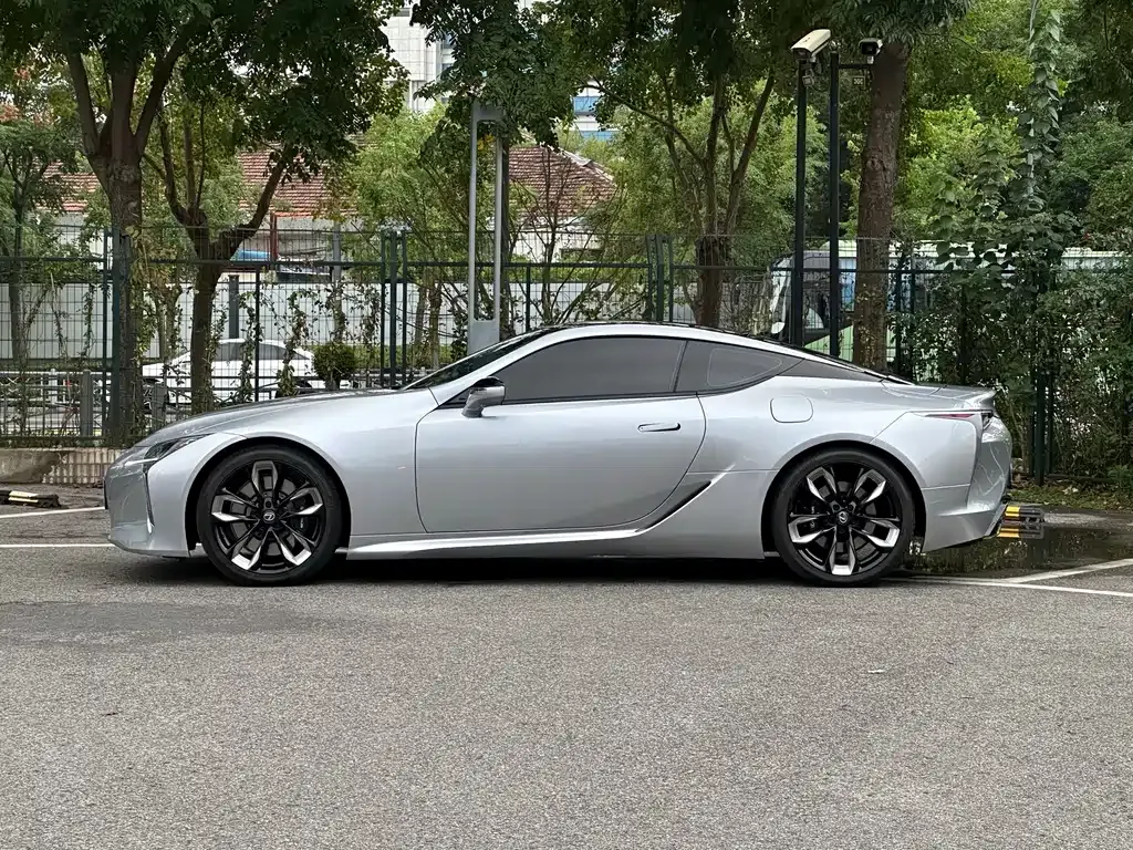 Lexus LC — фото 10