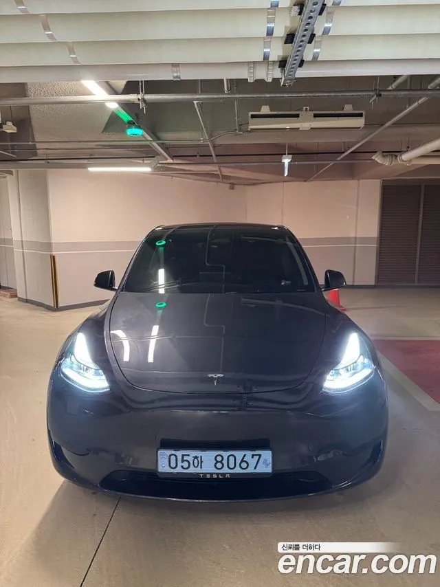 Tesla Model Y — фото 1