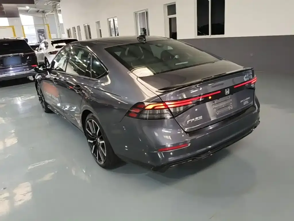 Honda Accord — фото 5