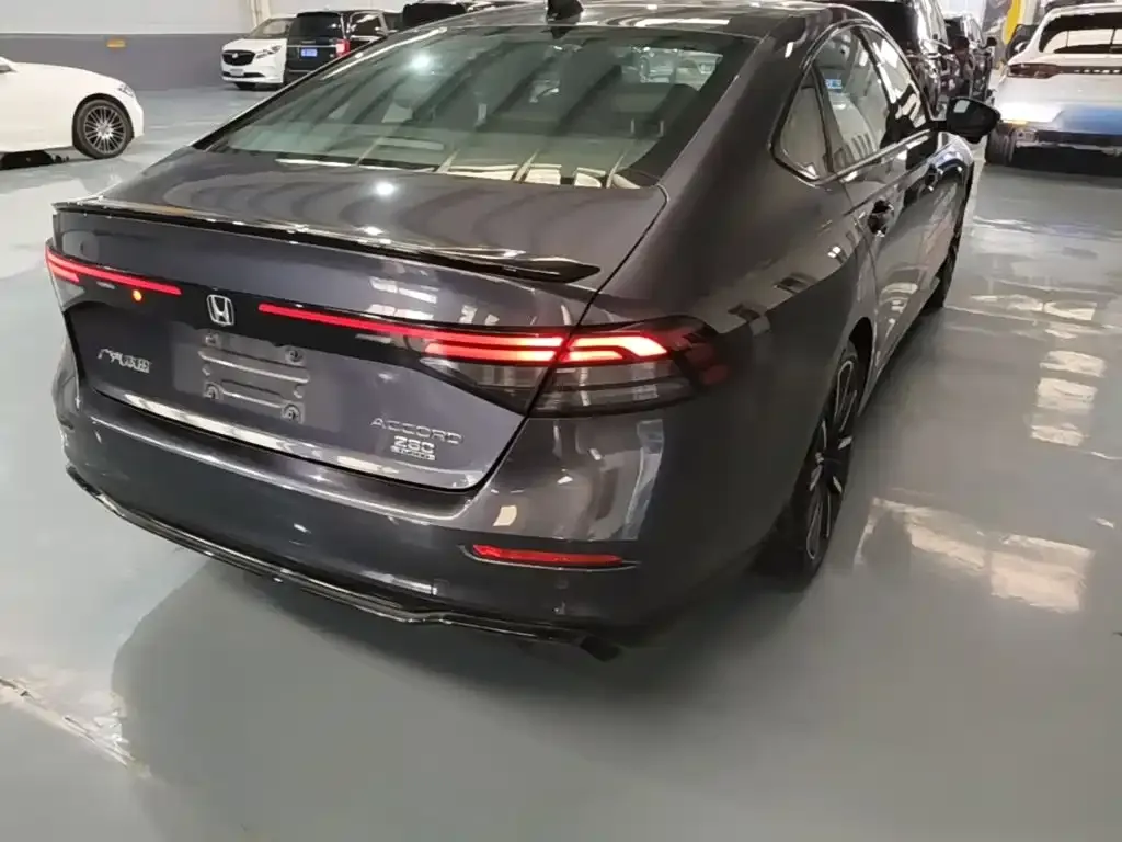 Honda Accord — фото 10
