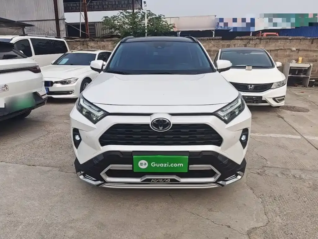 Toyota RAV4 — фото 5