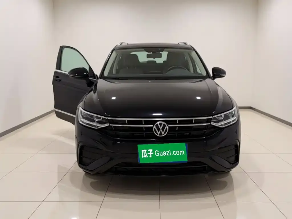 Volkswagen Tiguan L — фото 9