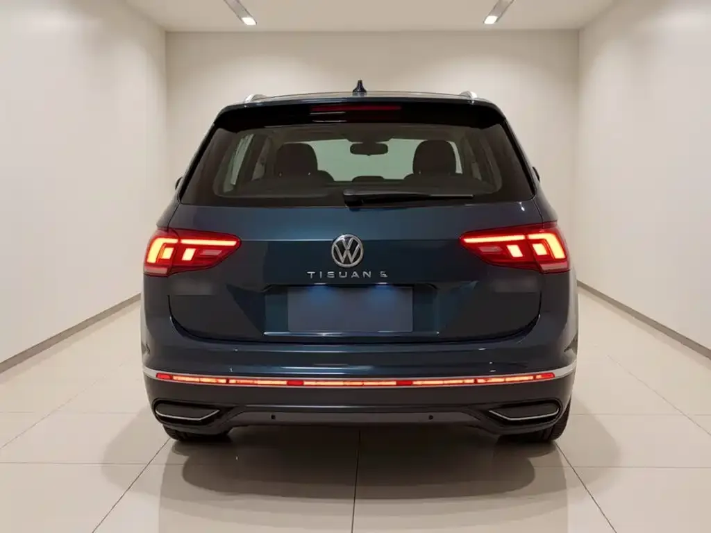 Volkswagen Tiguan L — фото 7
