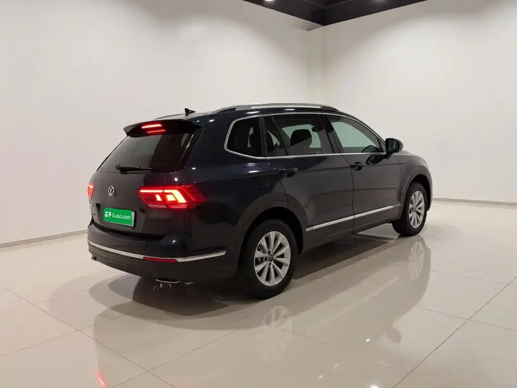 Volkswagen Tiguan L — фото 4