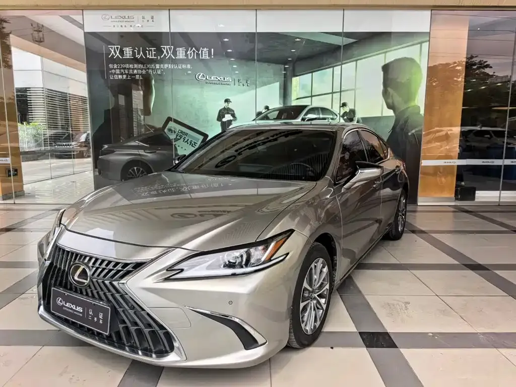 Lexus ES — фото 1