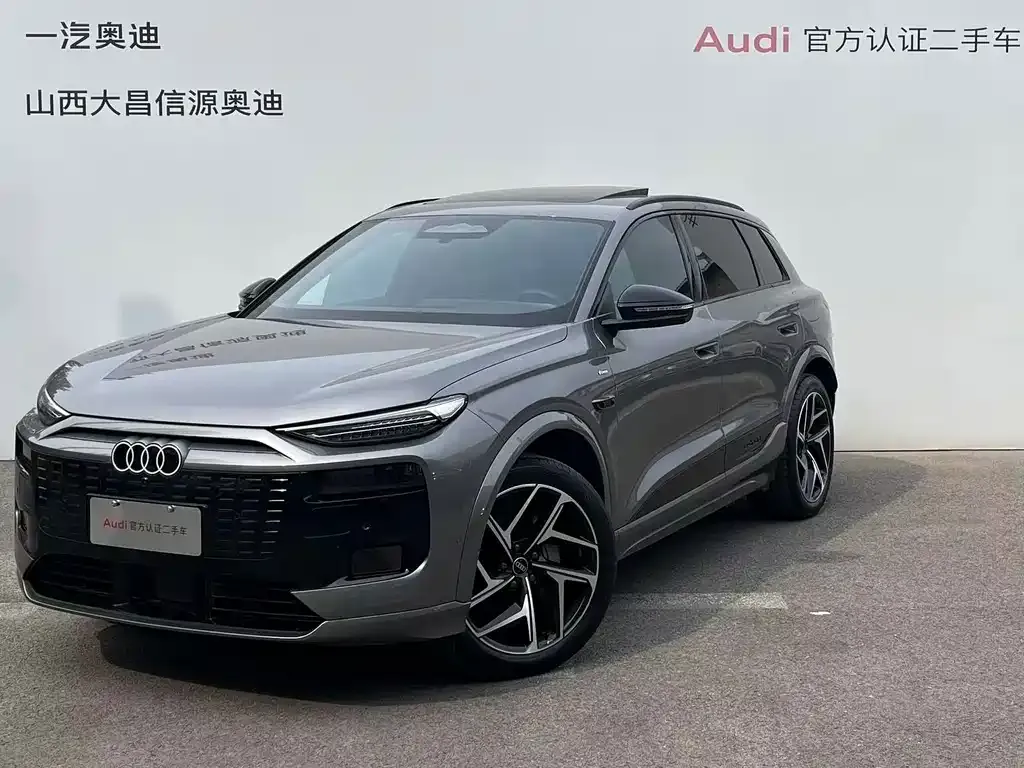 Audi Q6L e-tron — фото 1