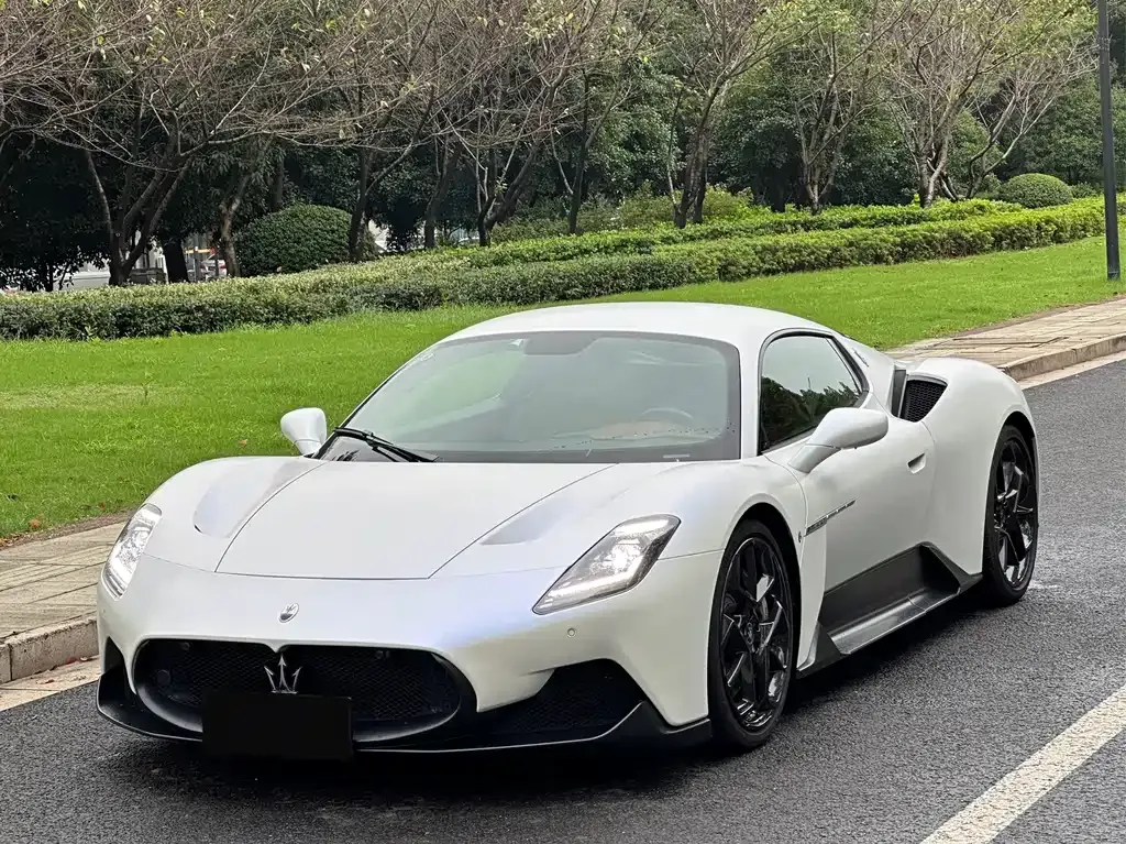 Maserati MC20 — фото 1