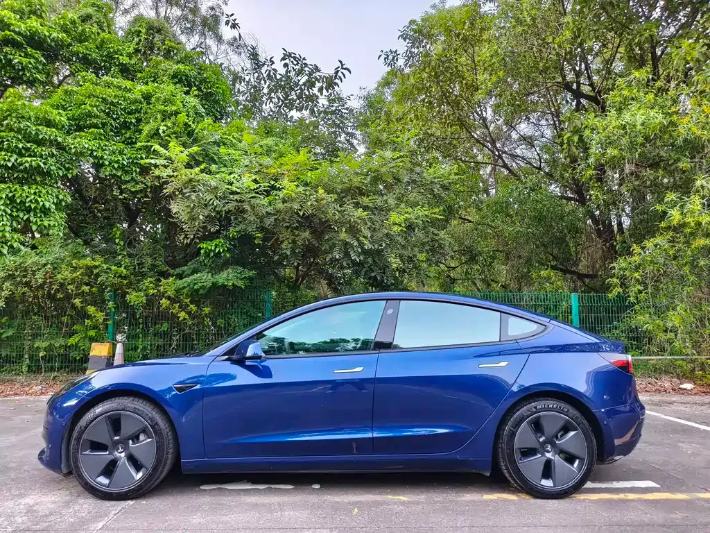 Tesla Model 3 — фото 5