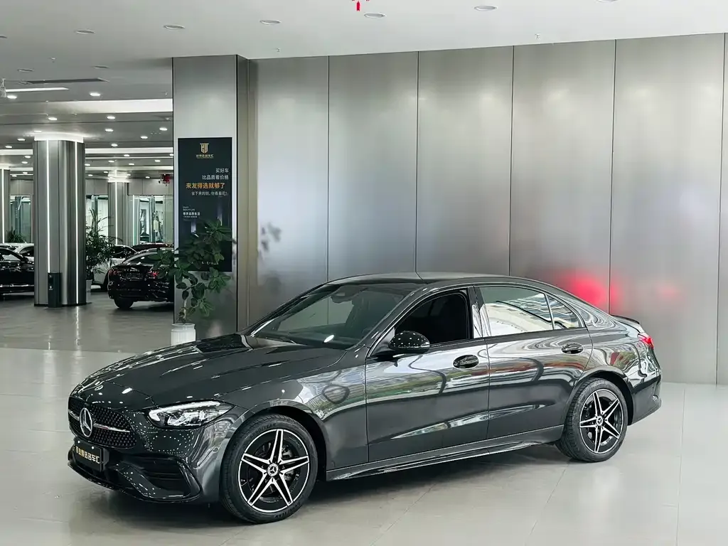 Mercedes-Benz C-Class — фото 1