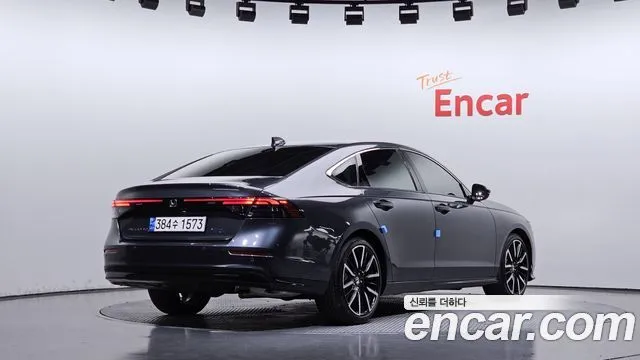Honda Accord — фото 10