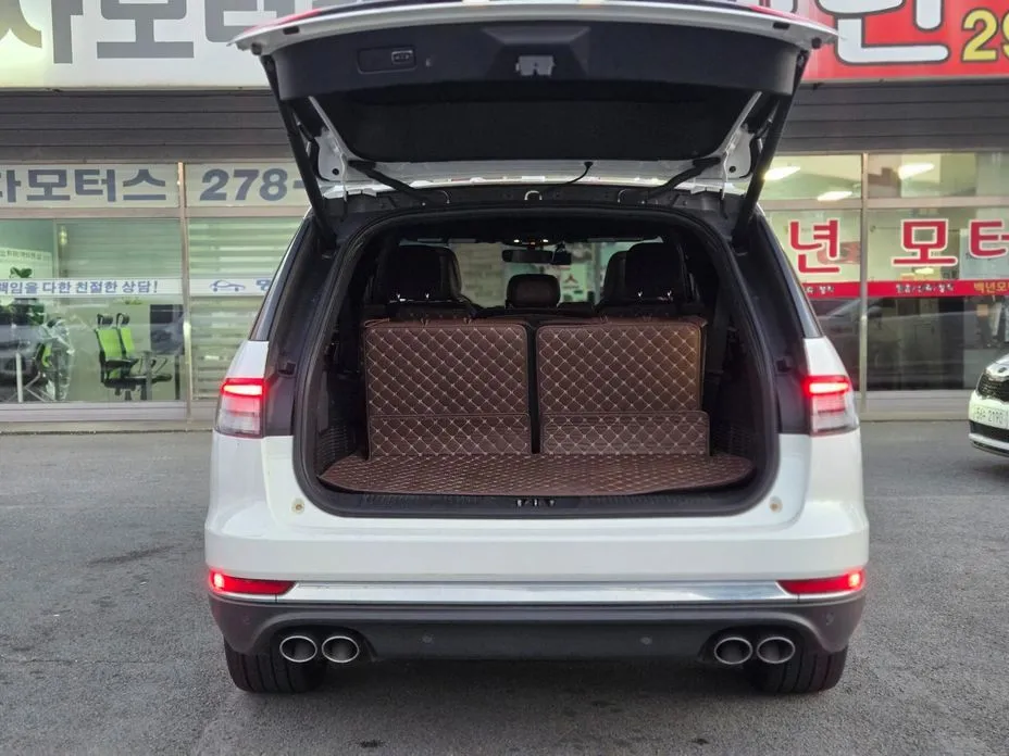 Lincoln Aviator — фото 10