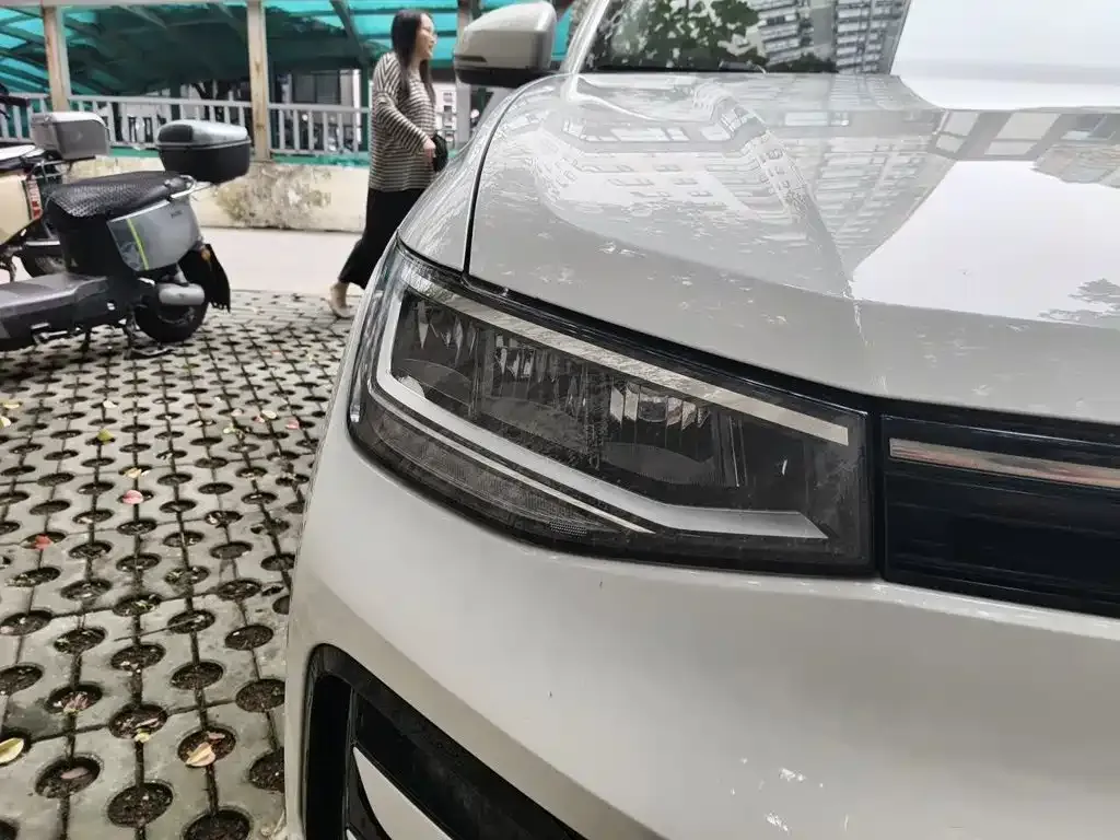 Volkswagen Tharu — фото 8