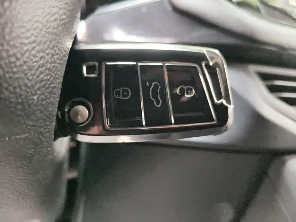 Volkswagen Tharu — фото 2