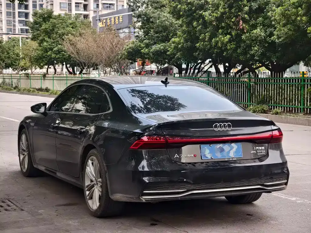 Audi A7L — фото 8