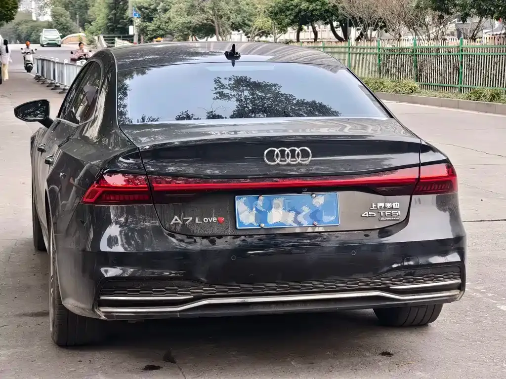 Audi A7L — фото 10