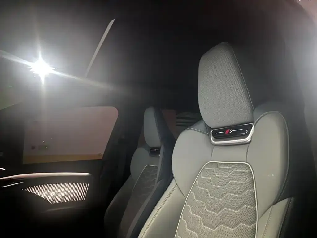 Audi Q6L e-tron — фото 3