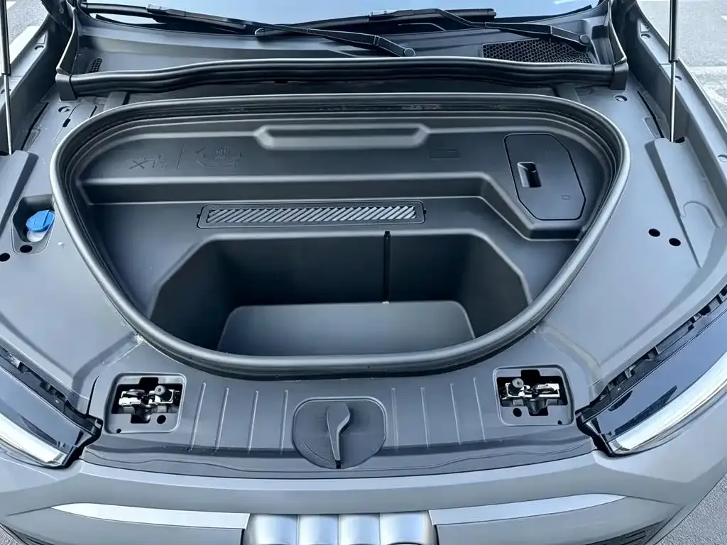 Audi Q6L e-tron — фото 4