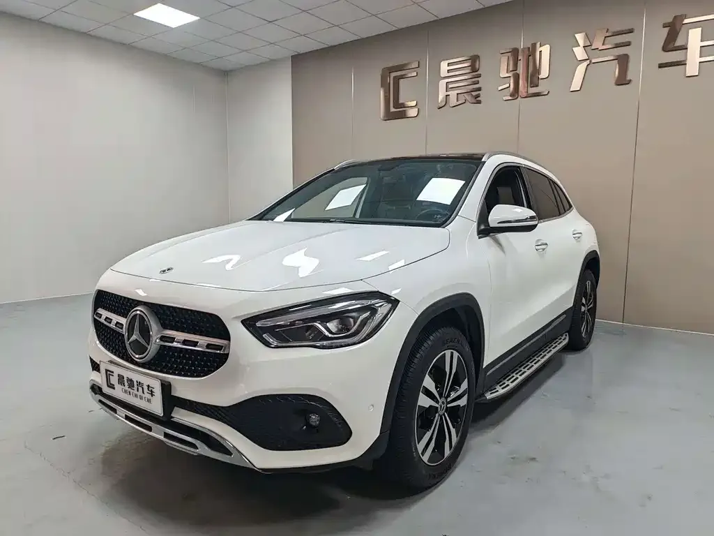 Mercedes-Benz GLA — фото 1