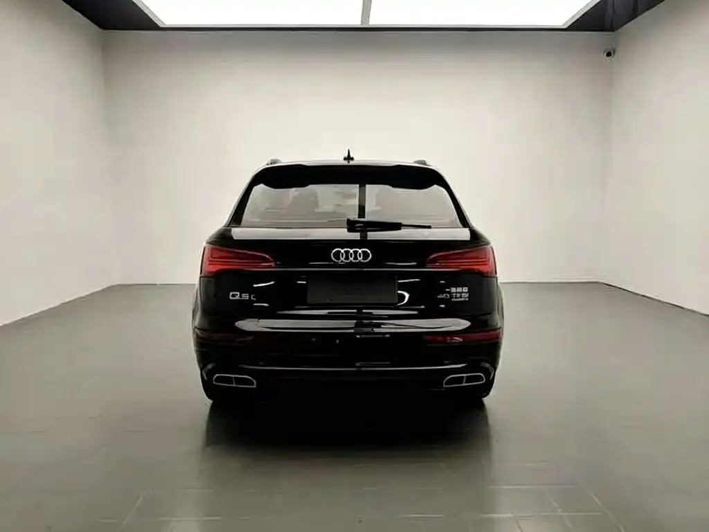 Audi Q5L — фото 9