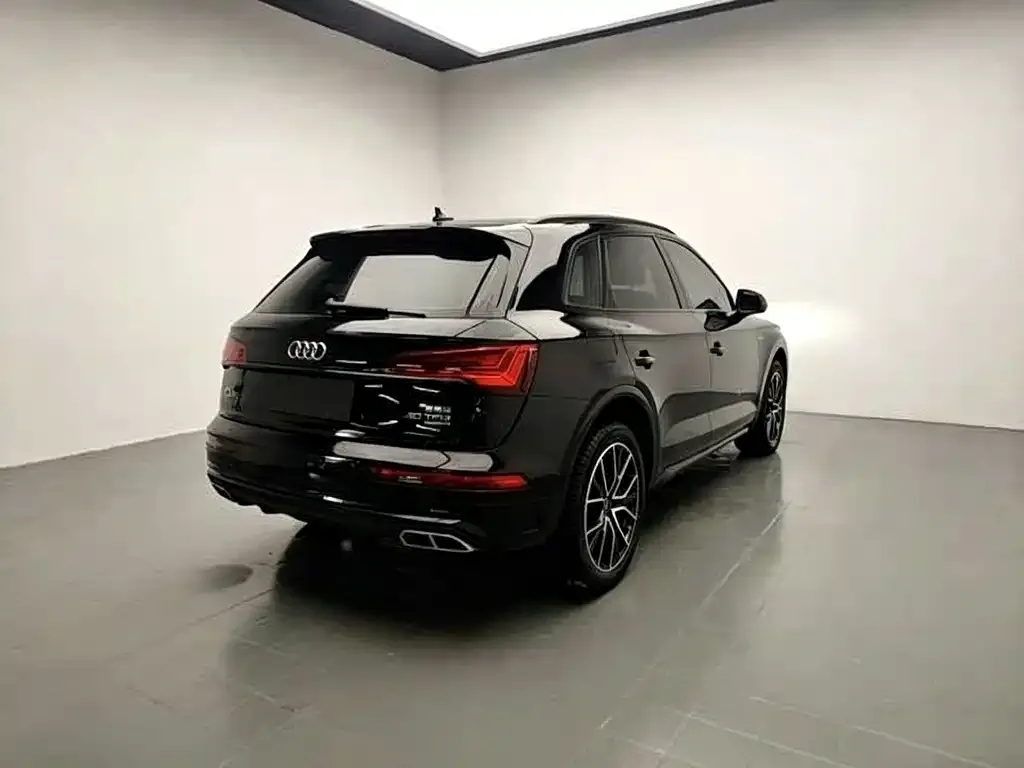 Audi Q5L — фото 3