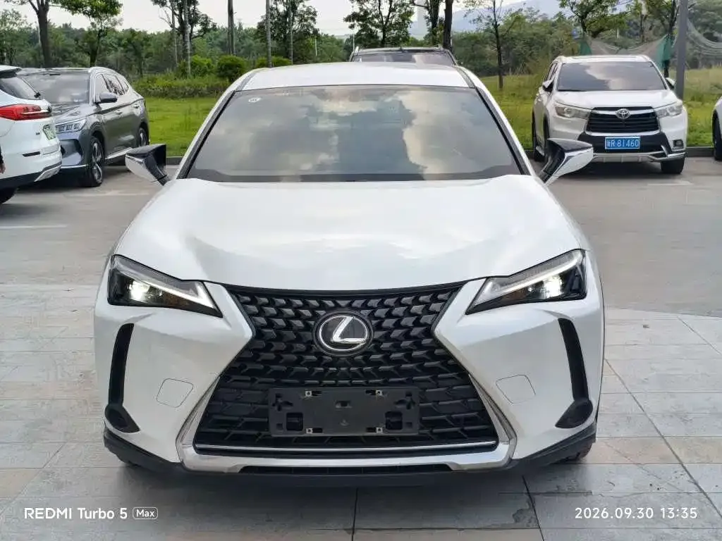 Lexus UX — фото 5