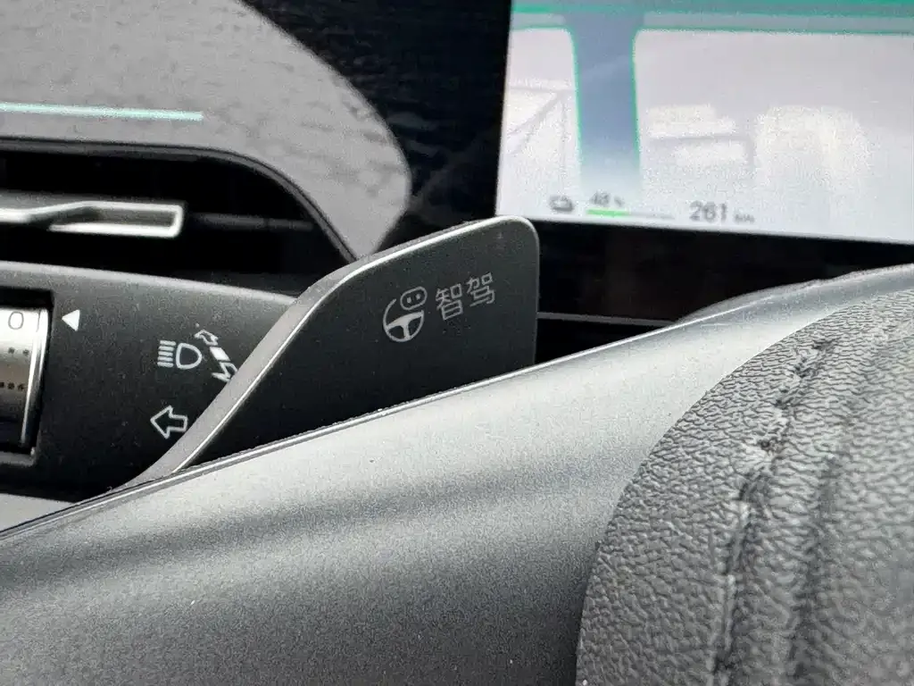 BYD Qin L — фото 6