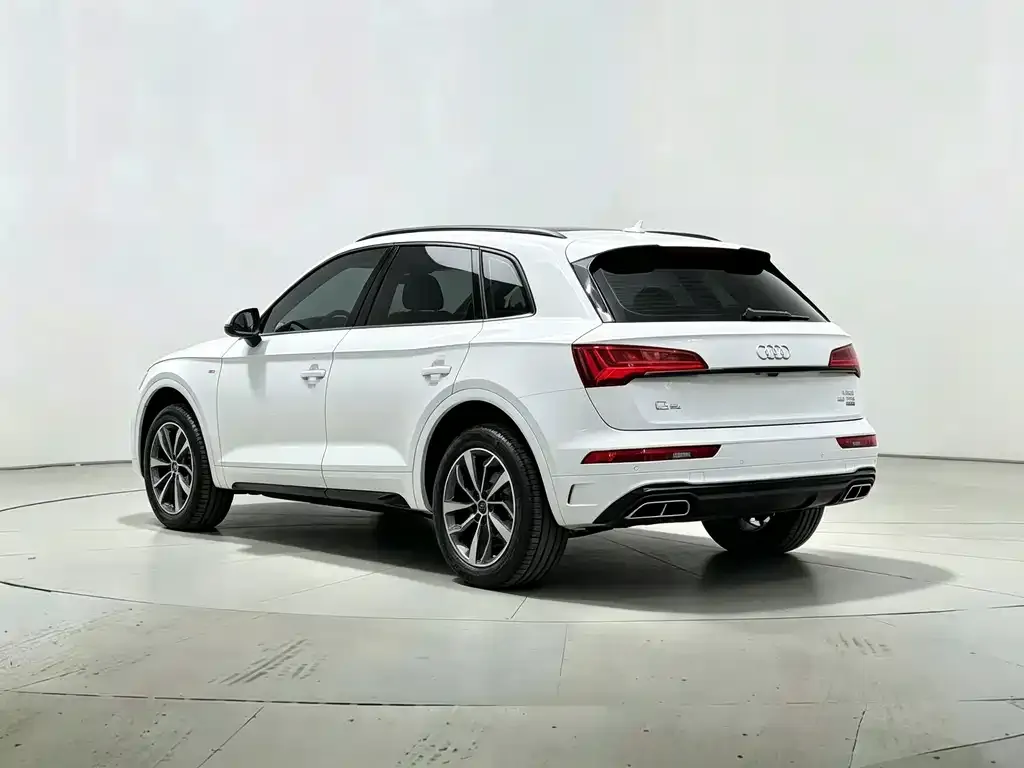 Audi Q5L — фото 3