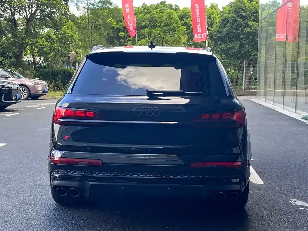 Audi SQ7 — фото 8