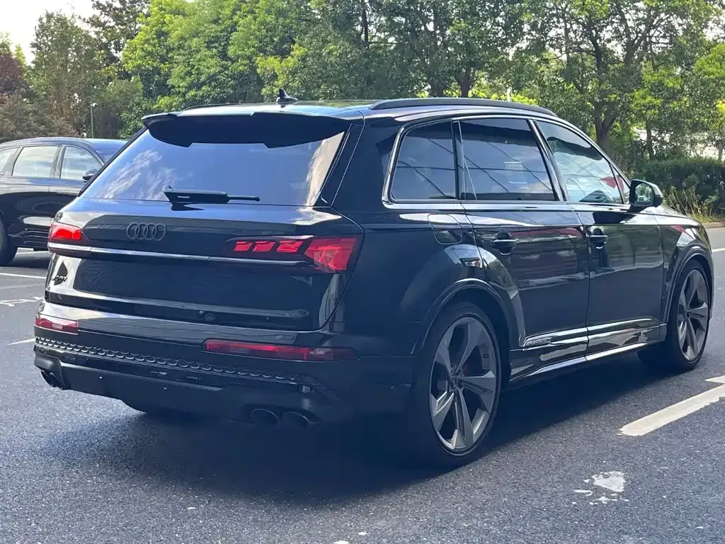 Audi SQ7 — фото 10
