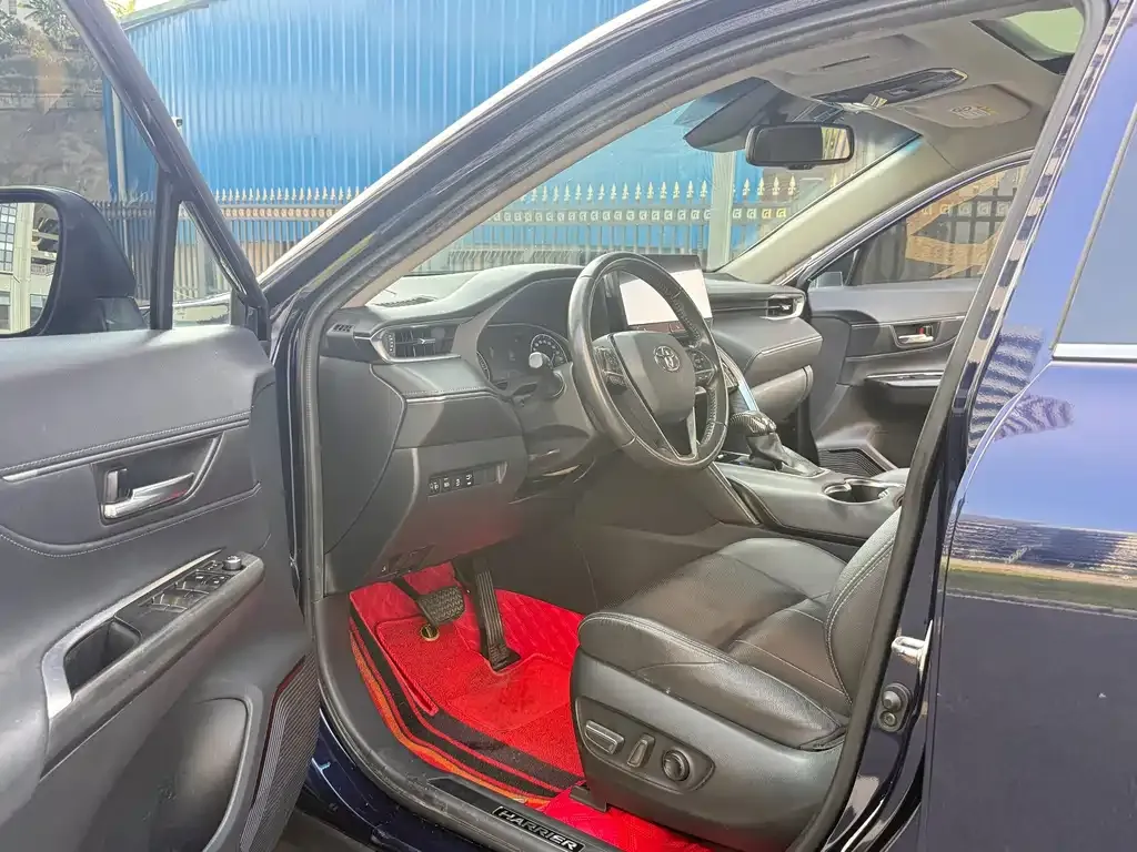 Toyota Harrier — фото 6