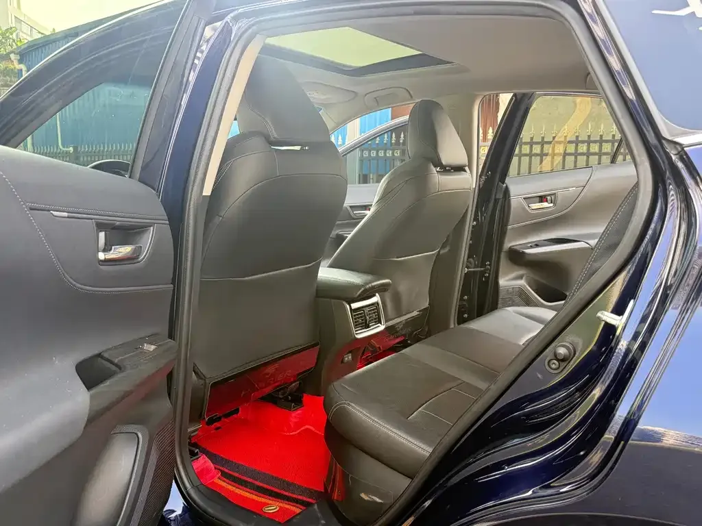 Toyota Harrier — фото 2