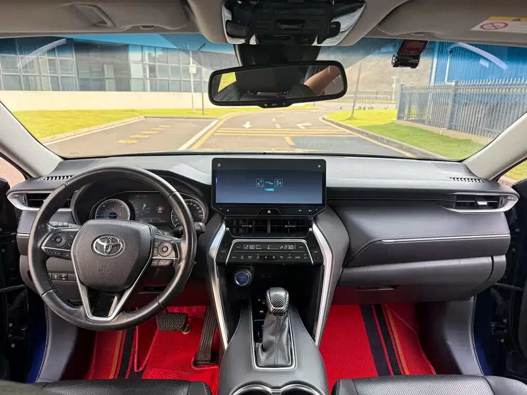 Toyota Harrier — фото 4