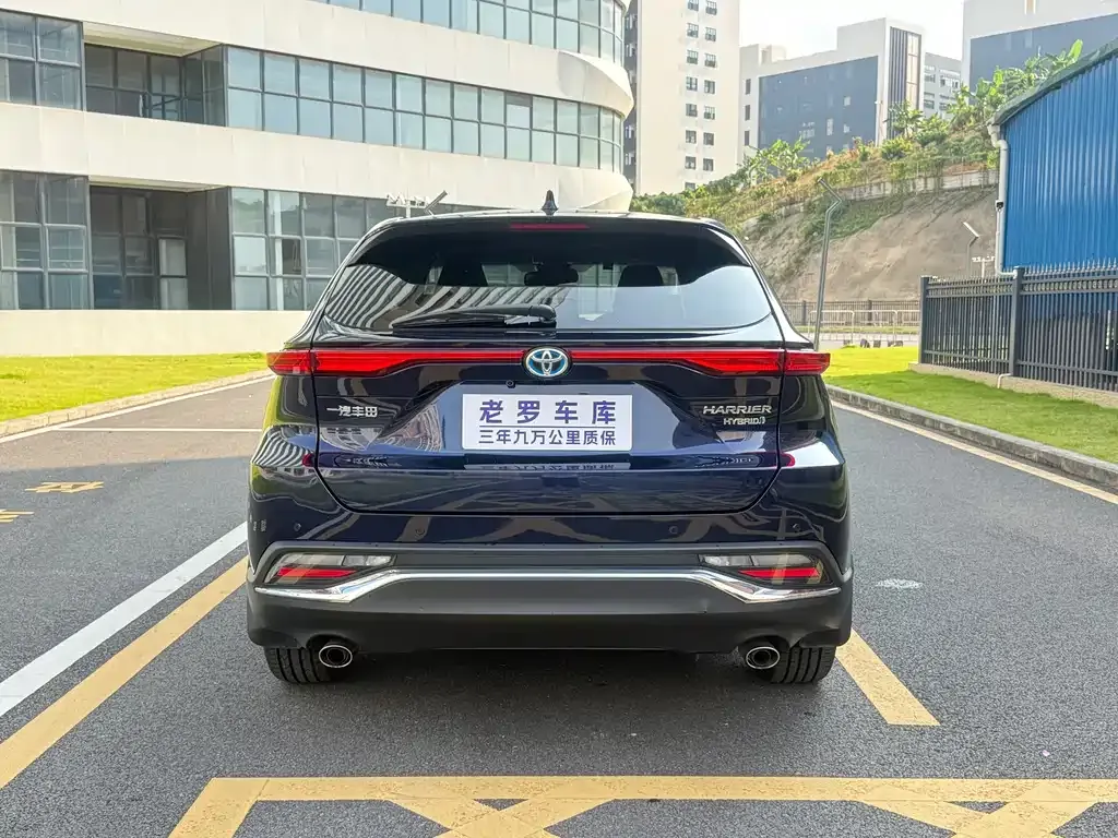 Toyota Harrier — фото 3