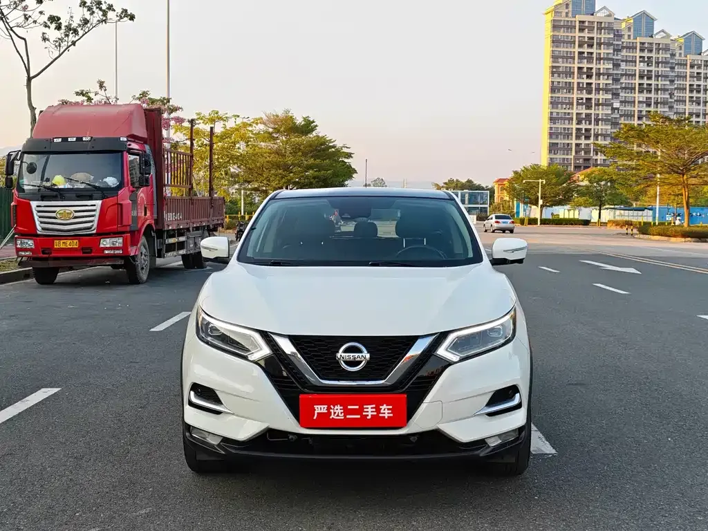 Nissan Qashqai — фото 10