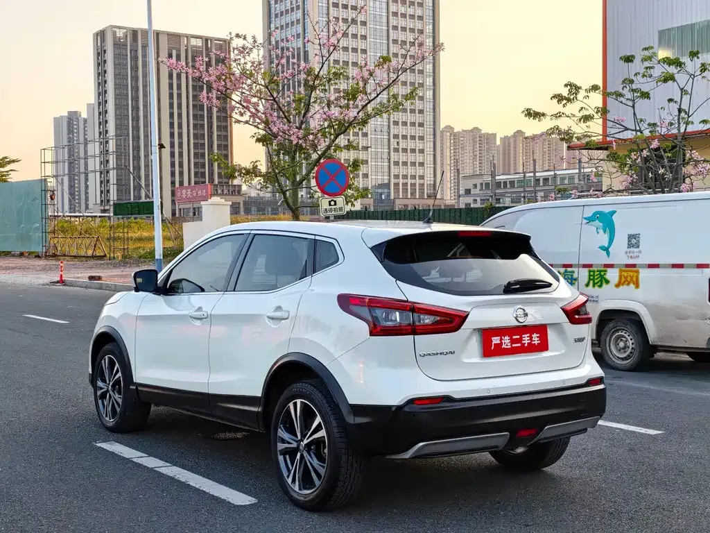Nissan Qashqai — фото 8