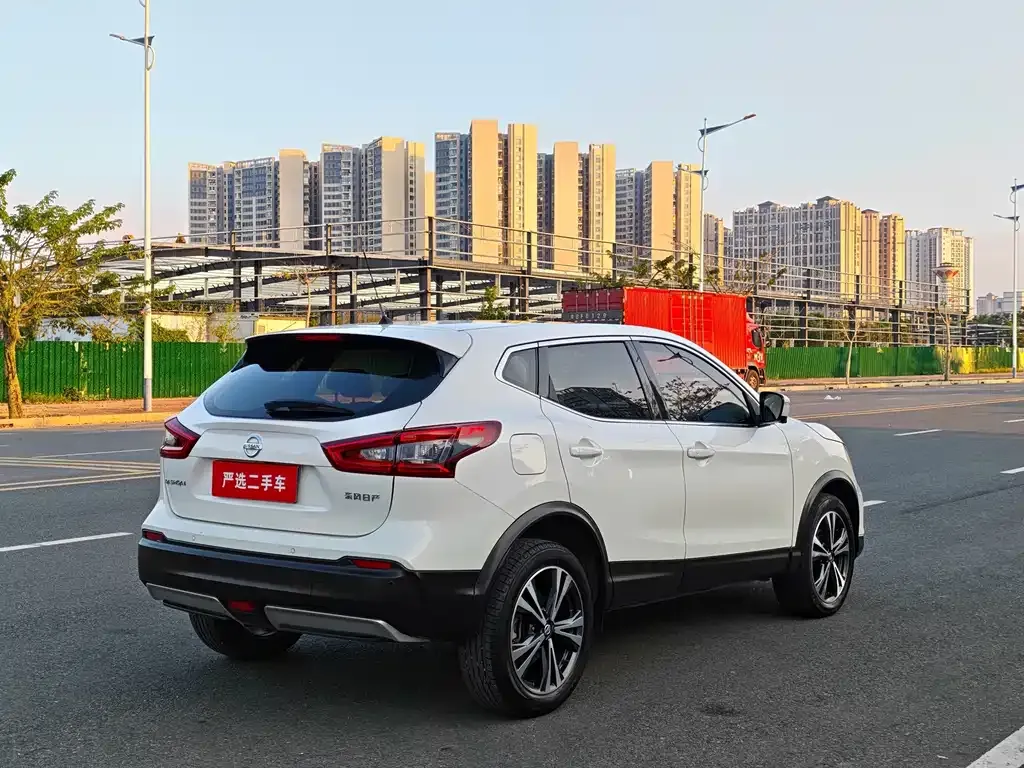 Nissan Qashqai — фото 9