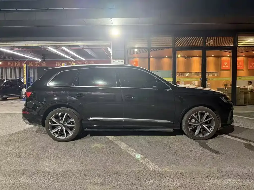 Audi Q7 — фото 4