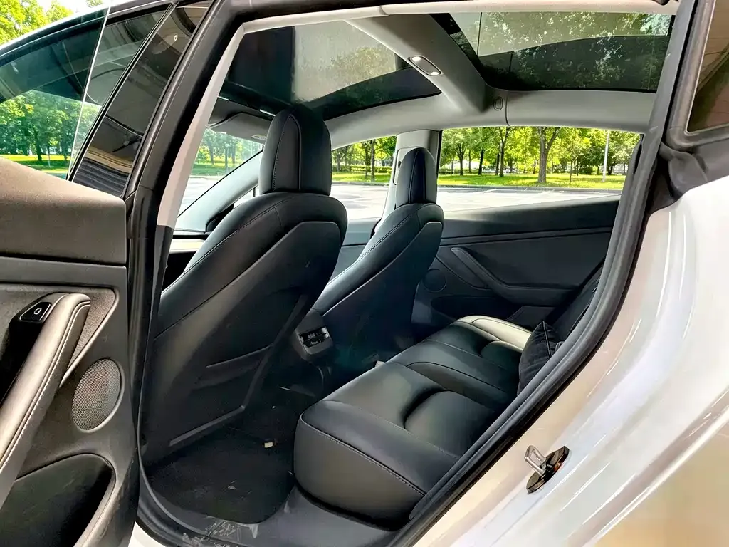 Tesla Model 3 — фото 8