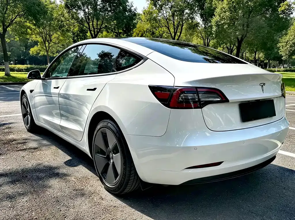Tesla Model 3 — фото 6