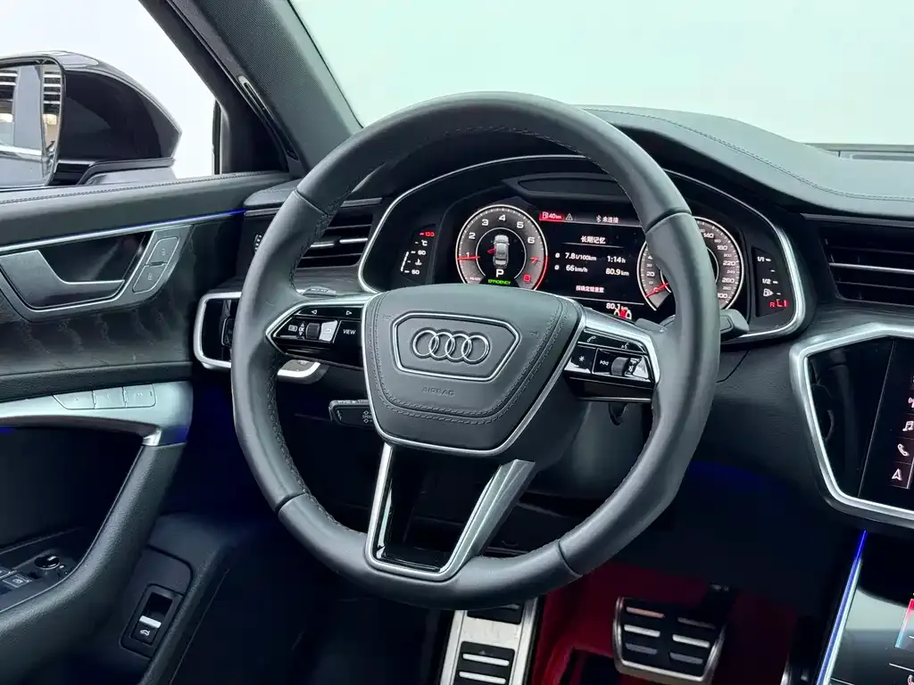 Audi A6L — фото 9