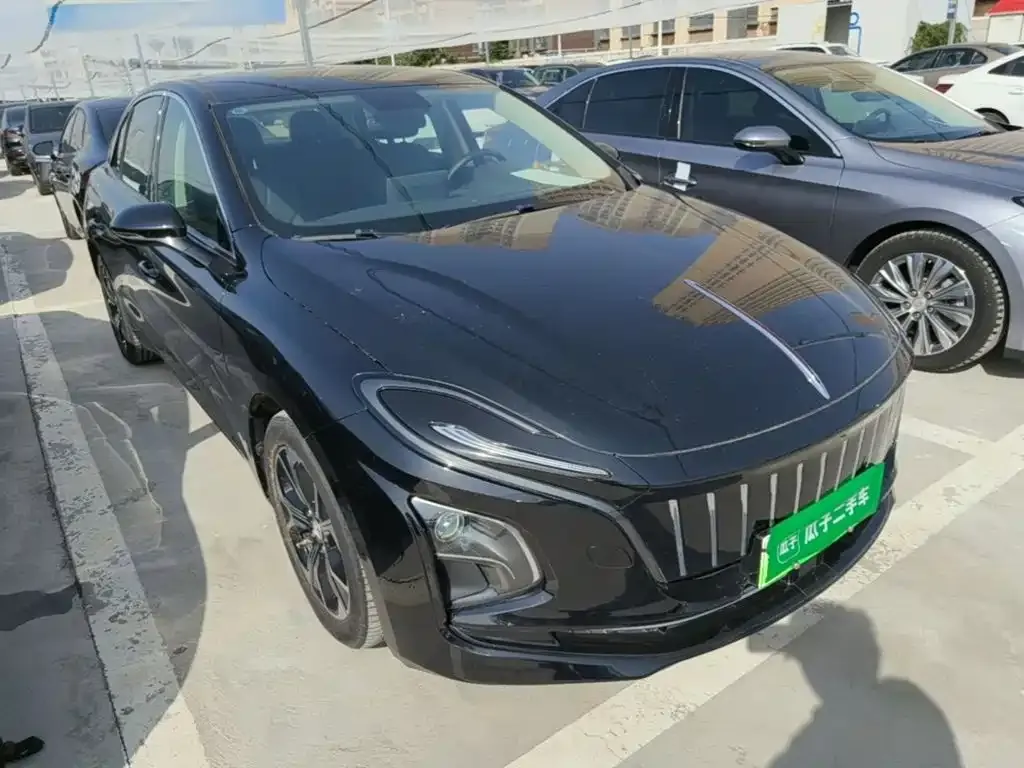 Hongqi E-QM5 — фото 6