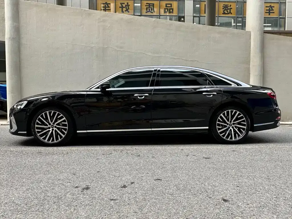 Audi A8 — фото 8