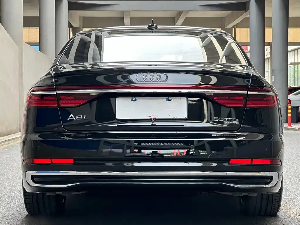 Audi A8 — фото 10