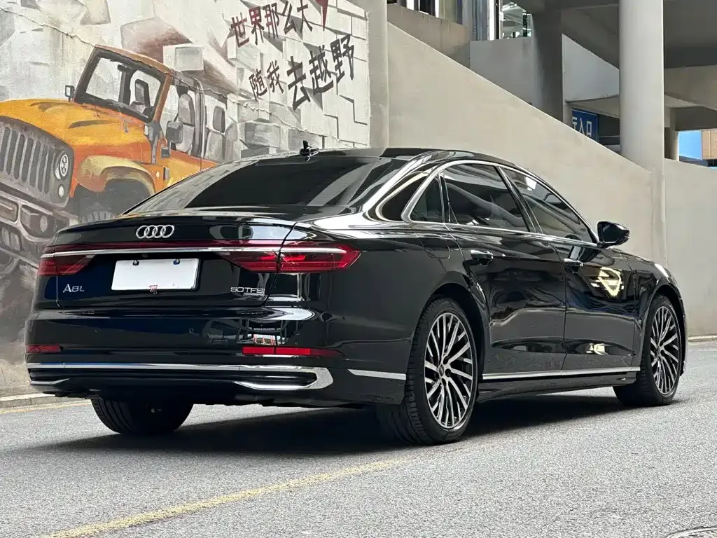Audi A8 — фото 5