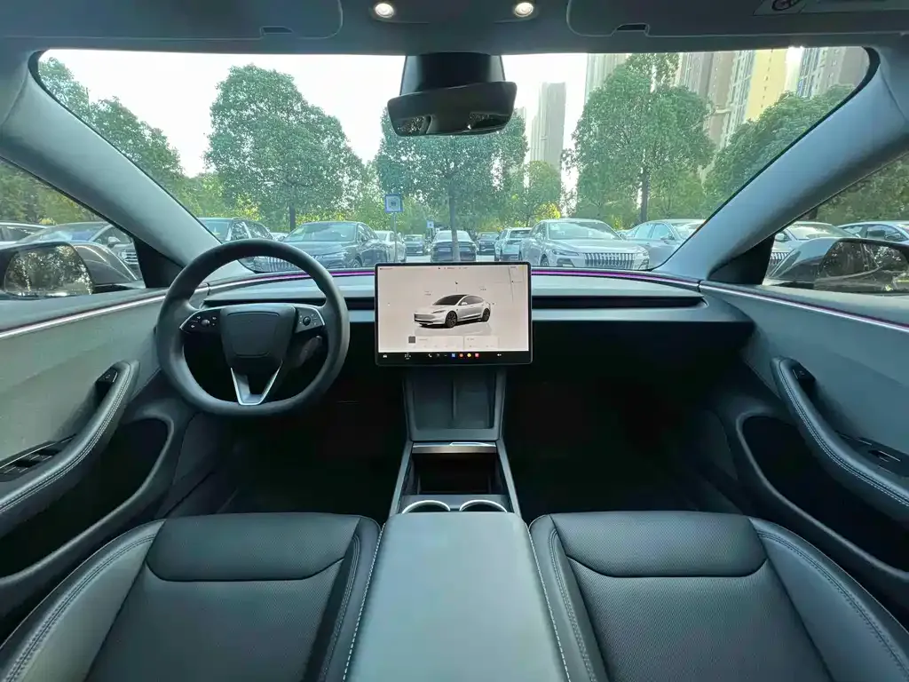 Tesla Model 3 — фото 7