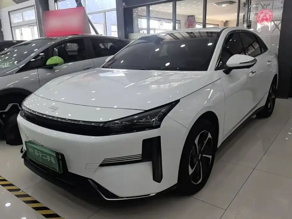 Geely Galaxy L6 — фото 10