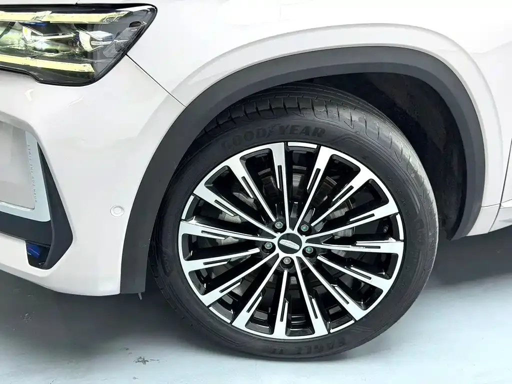Geely Xingyue L — фото 4