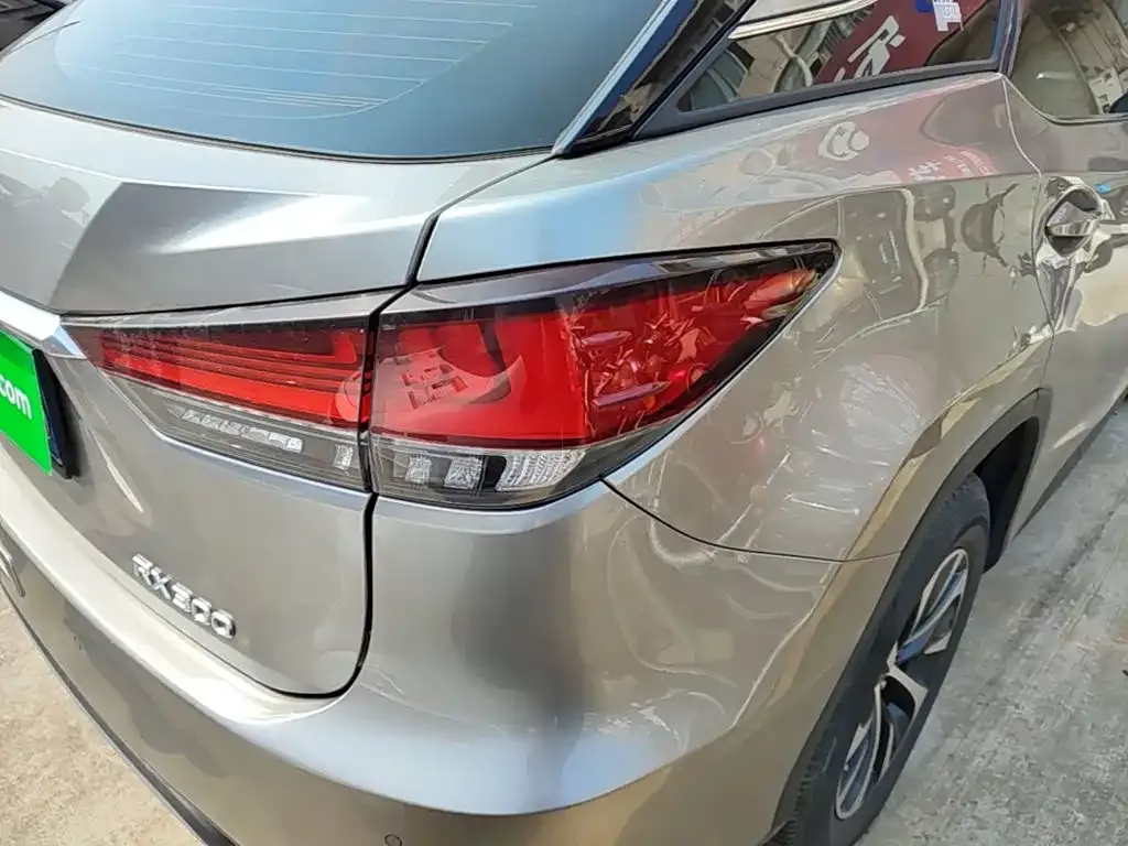 Lexus RX — фото 1