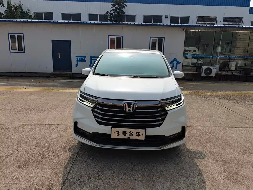 Honda Odyssey — фото 1